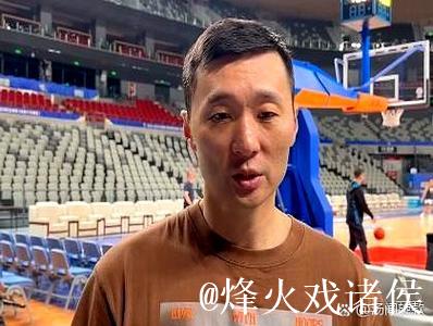 仅给2分钟出场时间，央视解说质疑，刘炜为何冷落阿不都？疑与1人有关